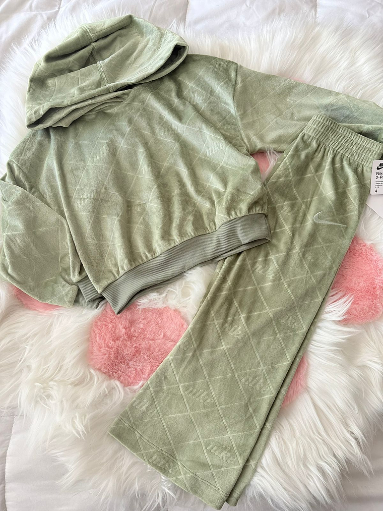 Conjunto Nike Velvet Verde - T4 1