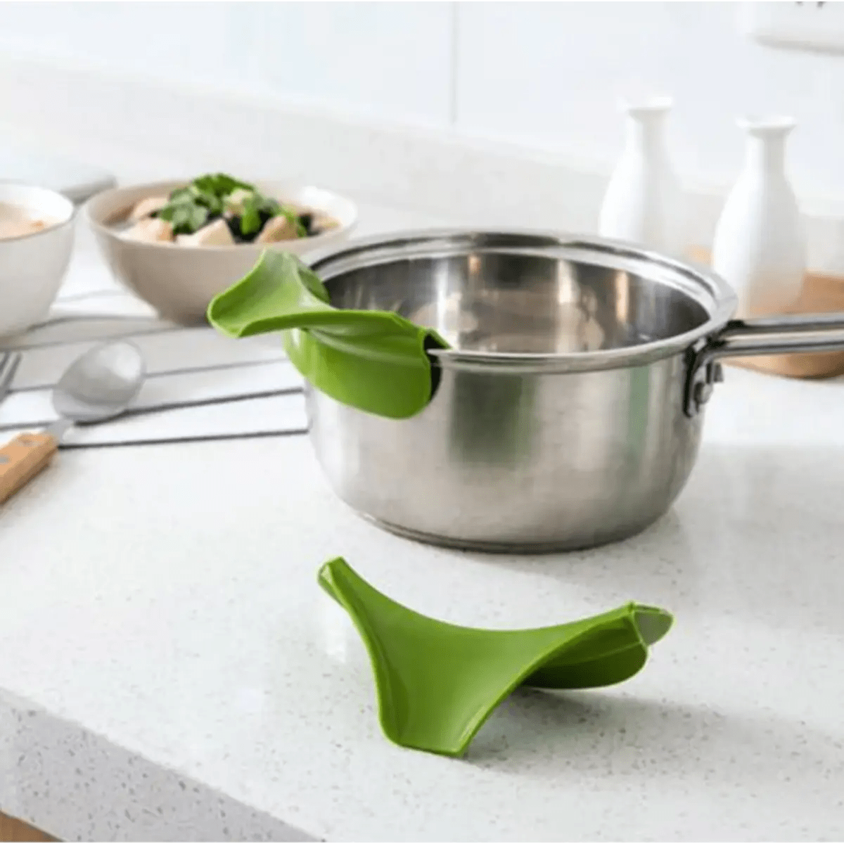 Embudo Boquilla Anti Derrame Para Ollas 1