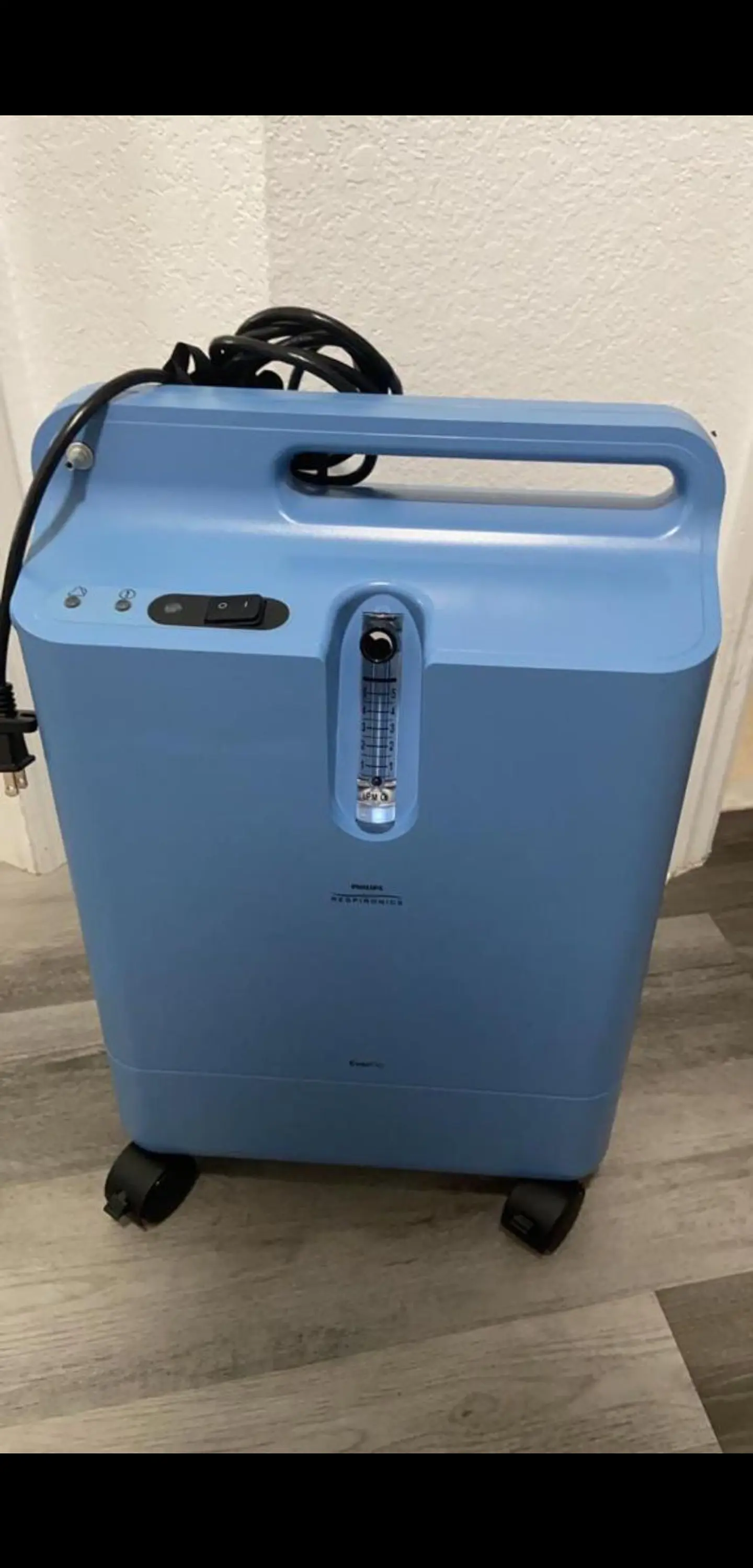 Concentrador de oxígeno estacionario Philips Respironics  Everflo. 4
