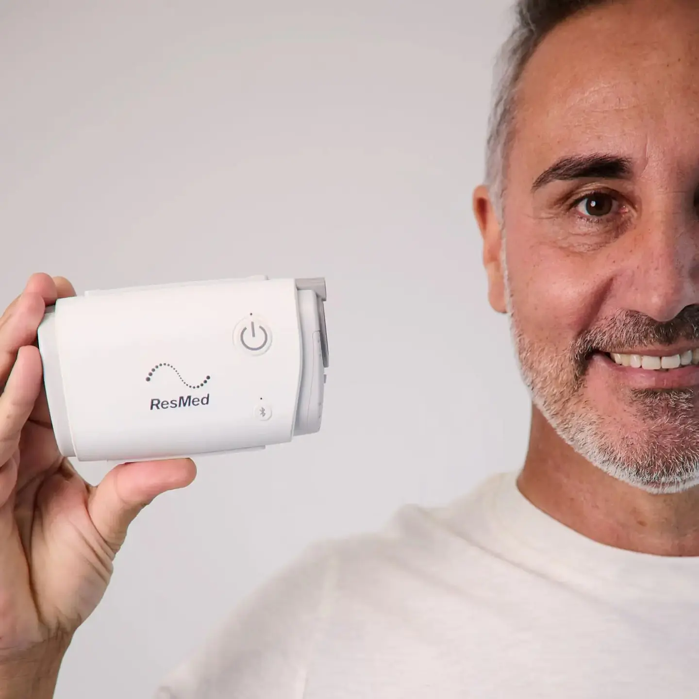 ResMed AirMini™ - Máquina CPAP portátil de viaje AutoSet™  2
