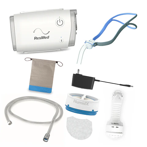 Combo CPAP de viaje AirMini + Máscara AirFit P10 CPAP + Accesorios compatibles.