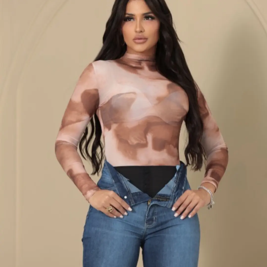 Jeans skinny con faja azul focalizado 2