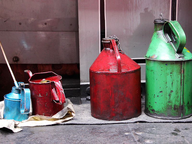 Guía Definitiva del WD-40: Usos, Tipos y Cuál Elegir para Cada Necesidad