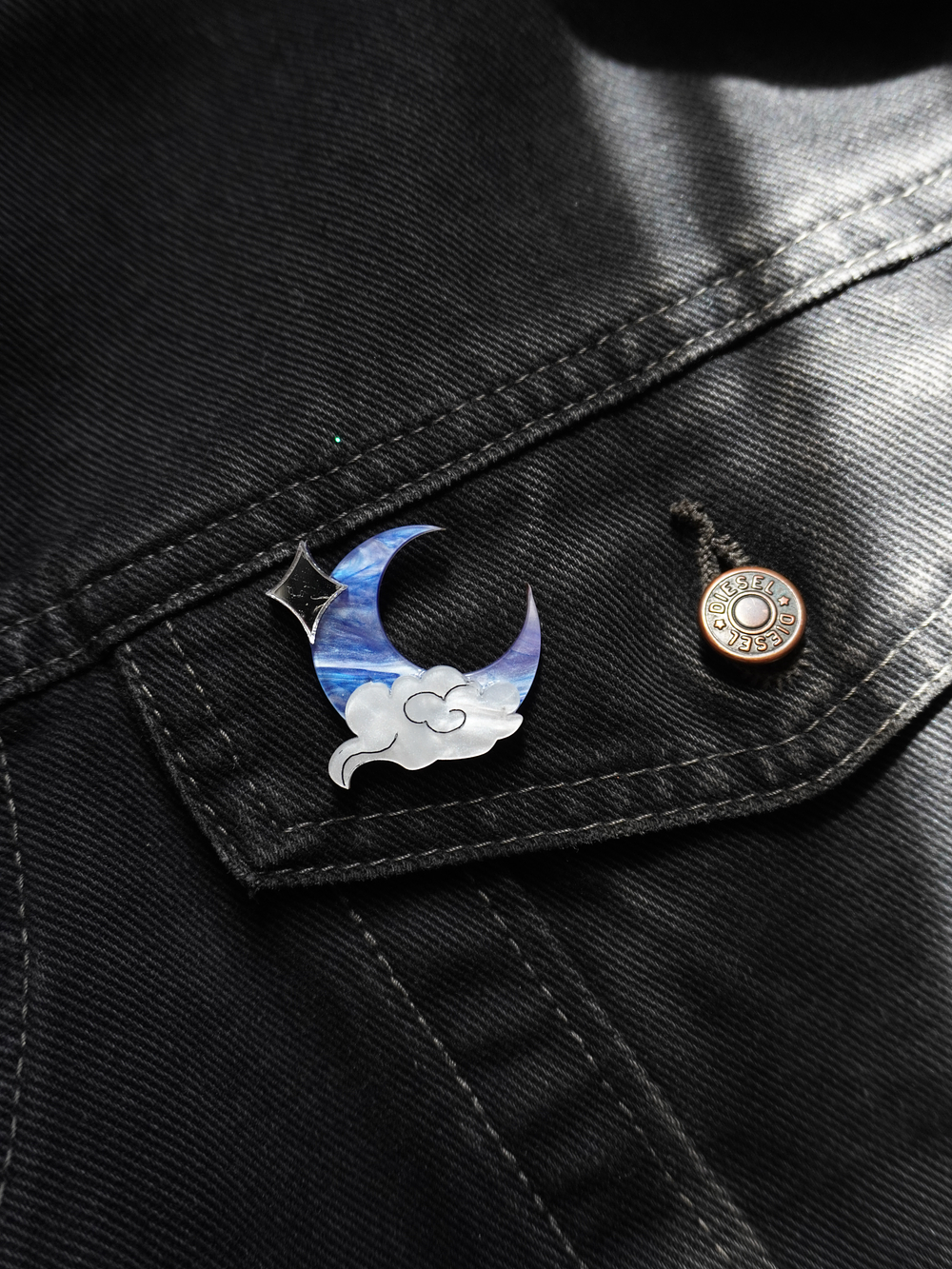 Pin Luna Nublada 1