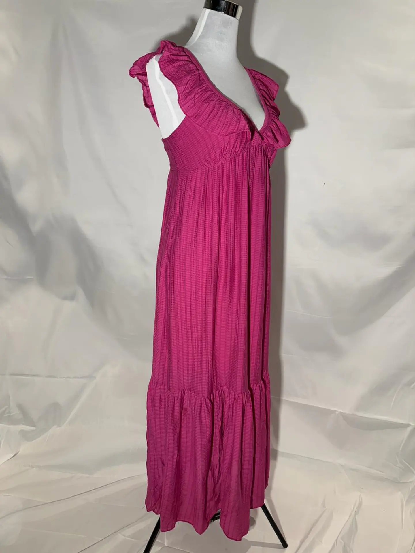Vestido largo escote volante 2