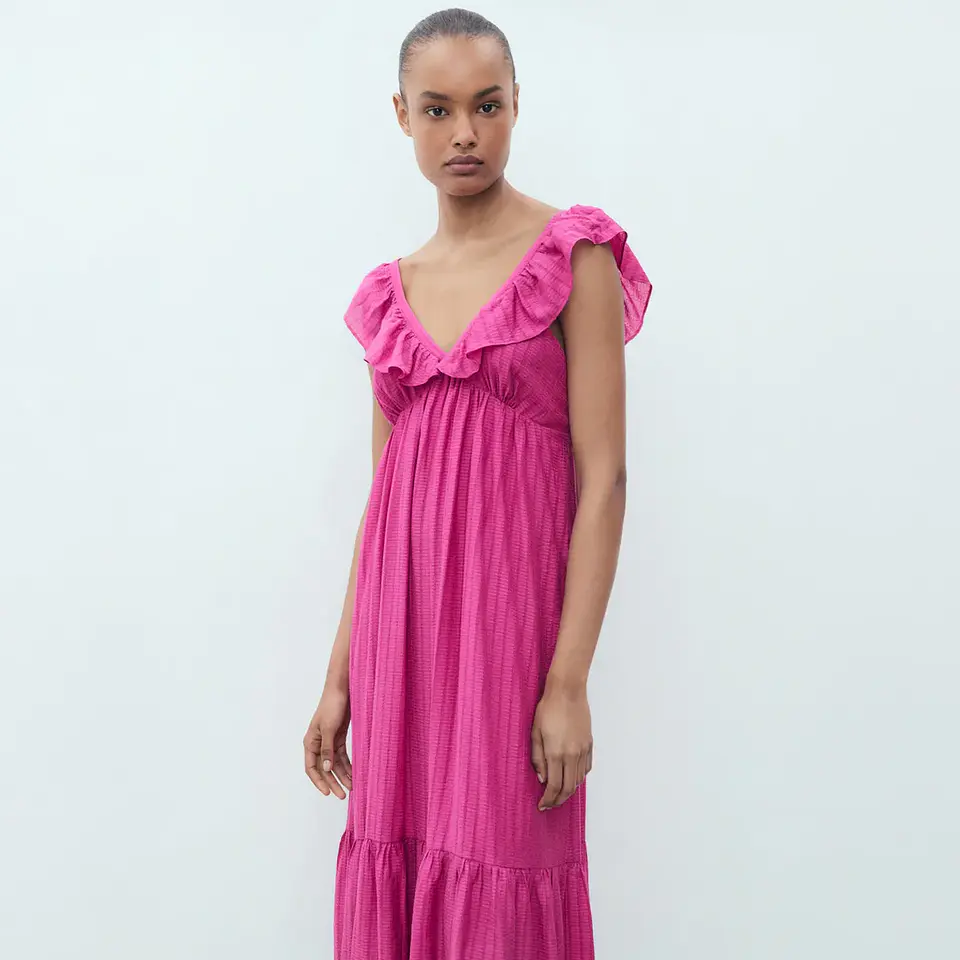 Vestido largo escote volante 4