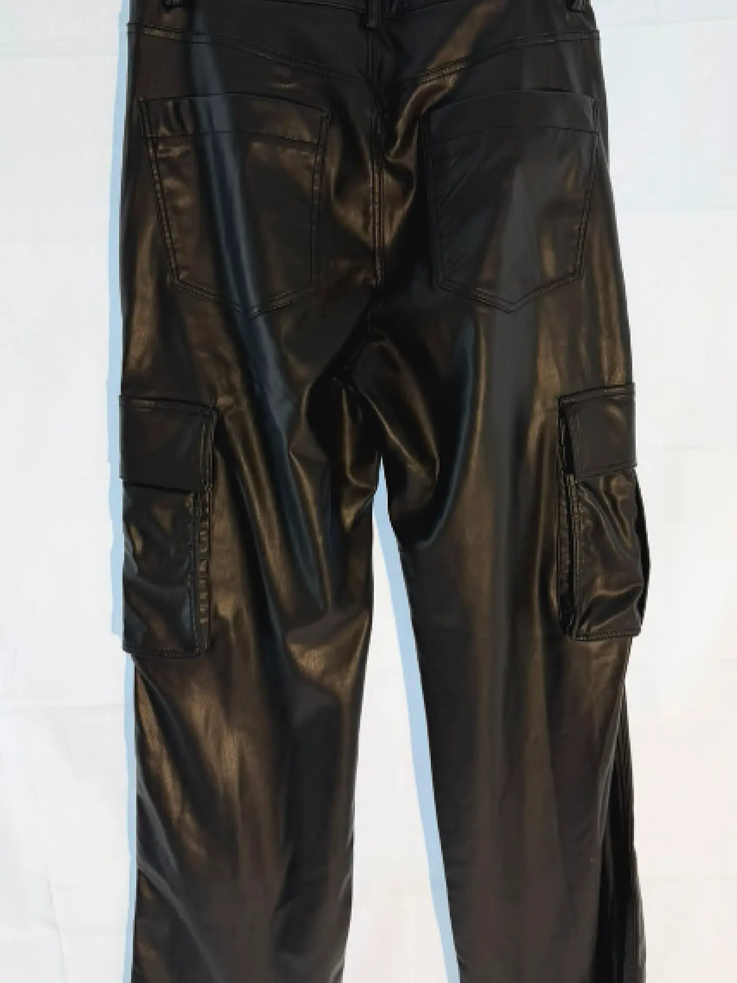 Pantalón Cargo Efecto Cuero Negro Zara 3