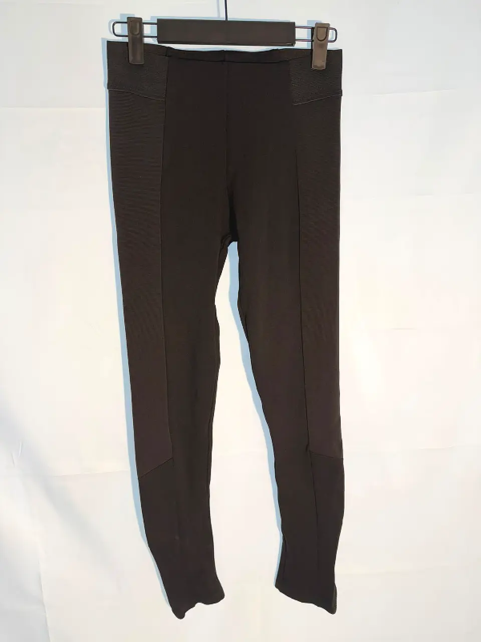 Leggings Negros con Cierres en el Bajo Zara 3