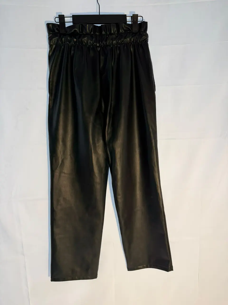 Pantalón Wide Leg Efecto Cuero Negro Zara 2