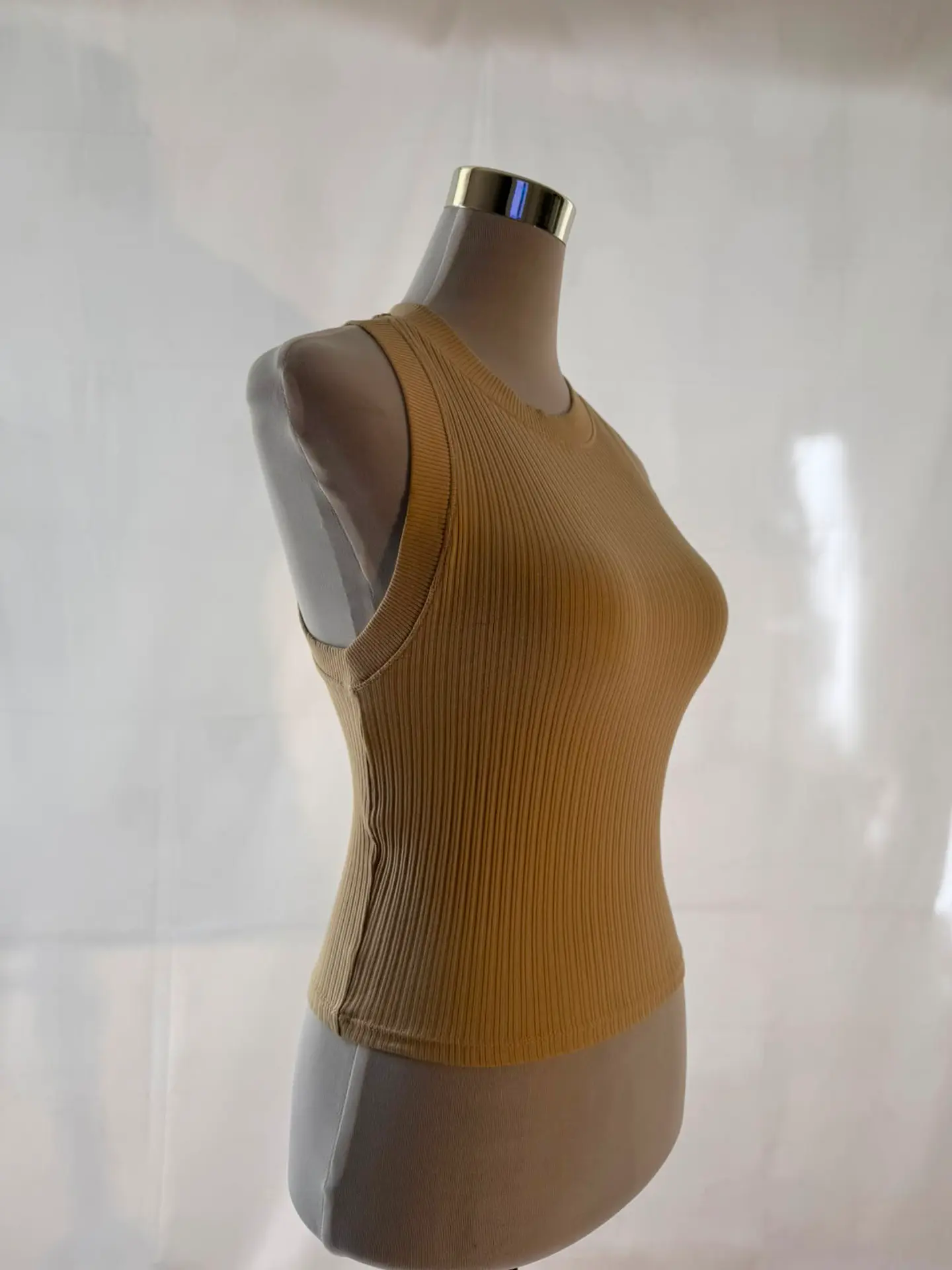 Top Zara Acanalado Cuello Alto Tono Café Claro 3
