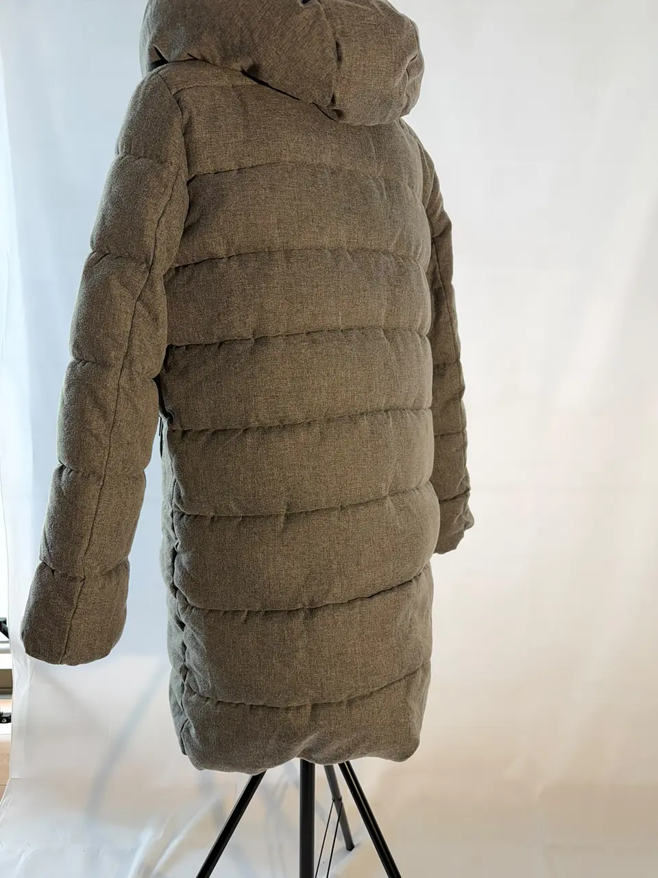 Abrigo Largo Acolchado Mango con Capucha - Gris Topo (Calce Oversize) 3