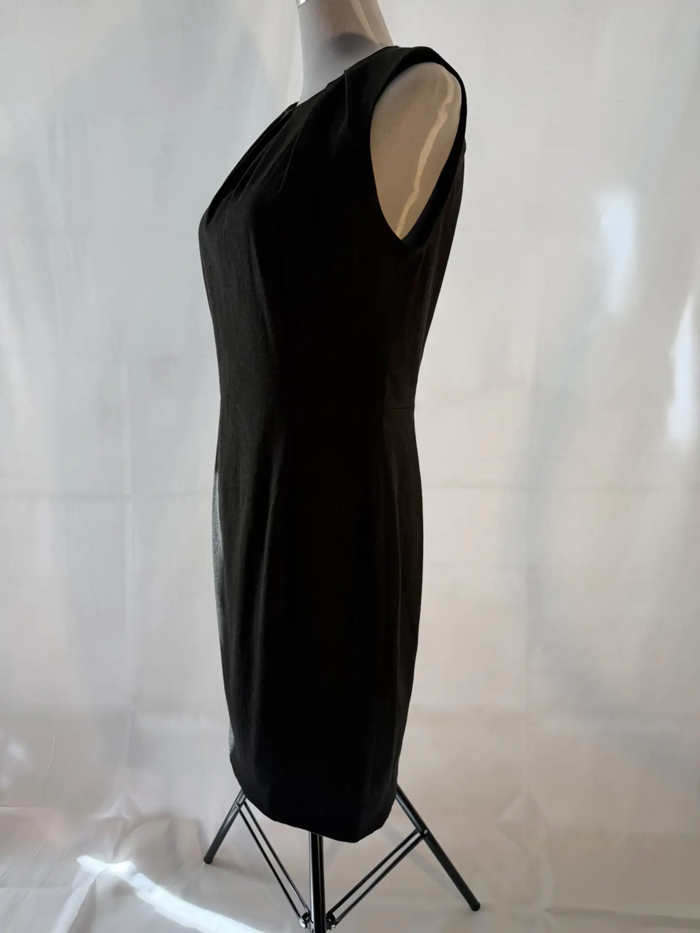 Vestido de Oficina Zara Gris Carbón con Cuello Drapeado 3