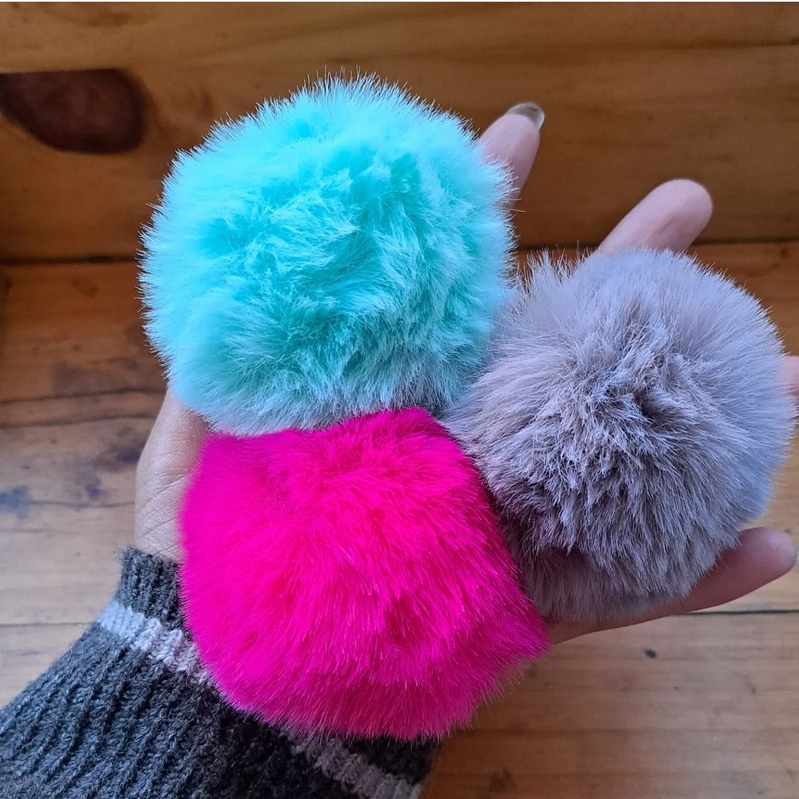 Llaveros pompón 6 unidades 2