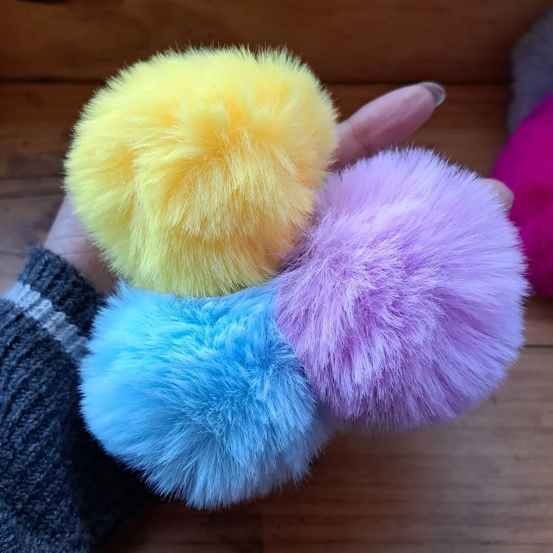 Llaveros pompón 6 unidades 6