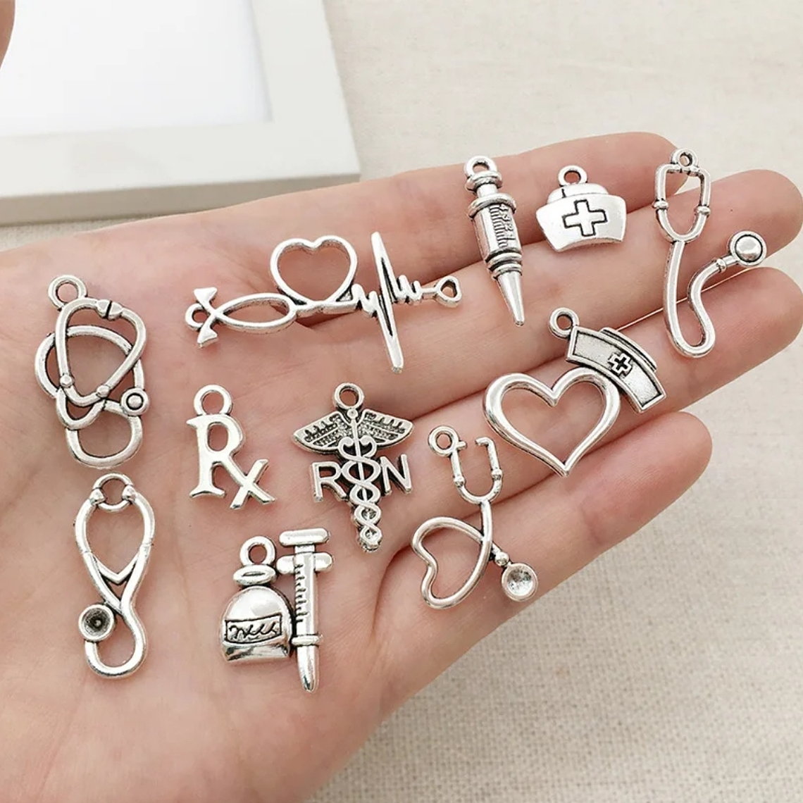 Dijes bisuteria médicos  2