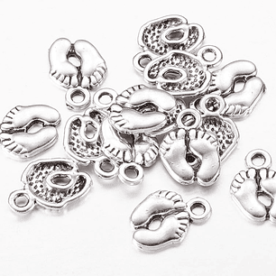 Dijes pies de bebés bautizo 