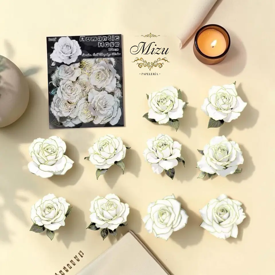 Flores Blancas con Bordes Dorados. 2