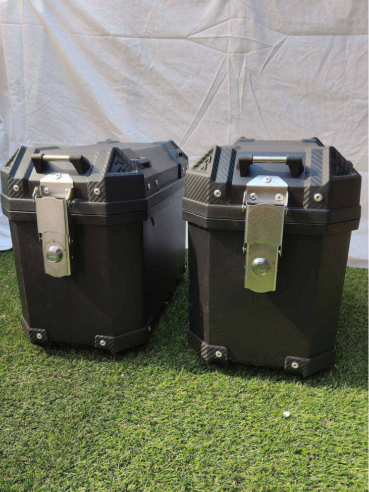 Maleta de moto Laterales 7