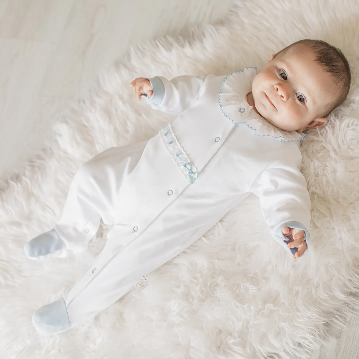 Babygrow de algodão com bordado inglês 1