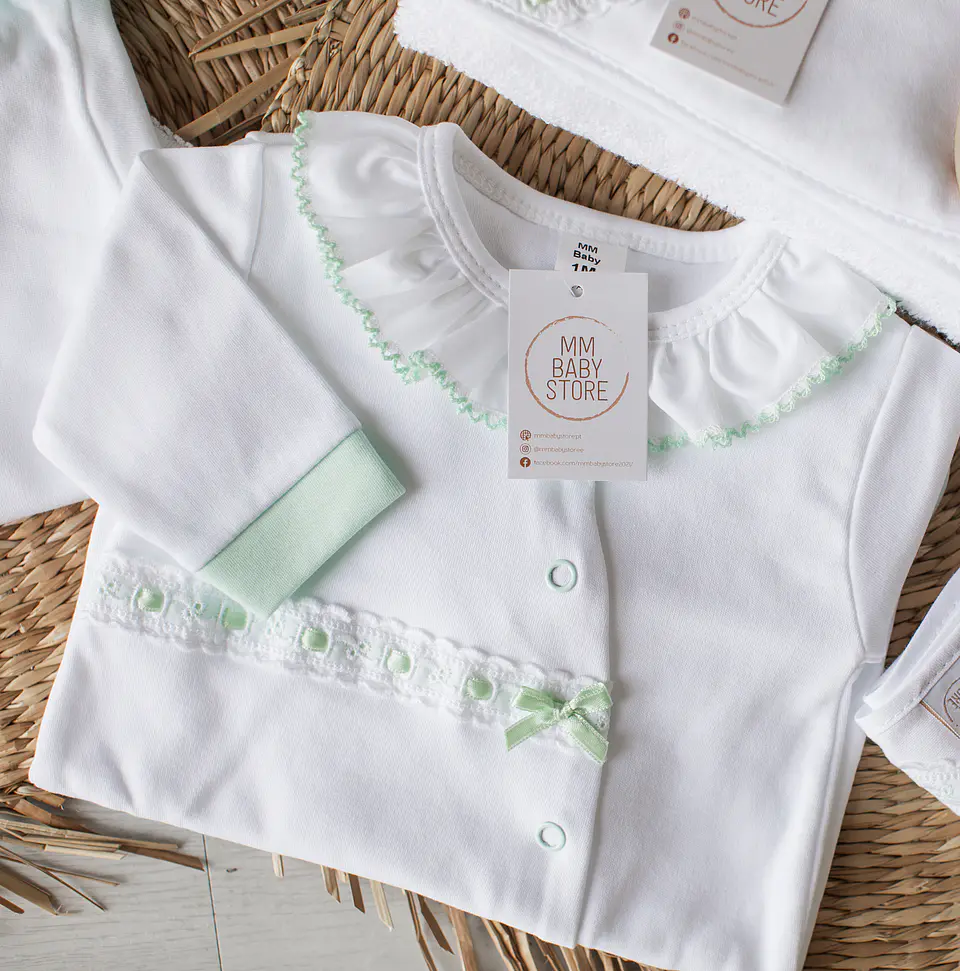 Babygrow de algodão com bordado inglês 4