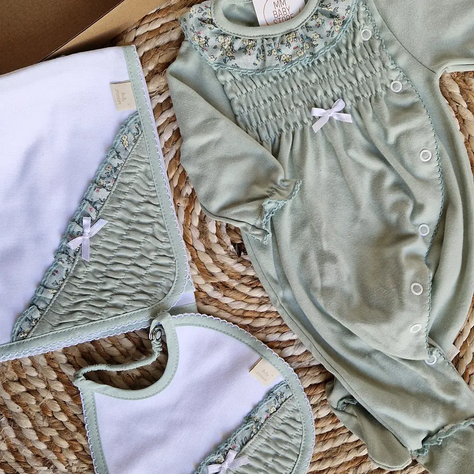Kit com babygrow de algodão 4