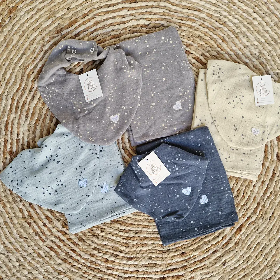 Conjunto de fralda e babete em musselina 1