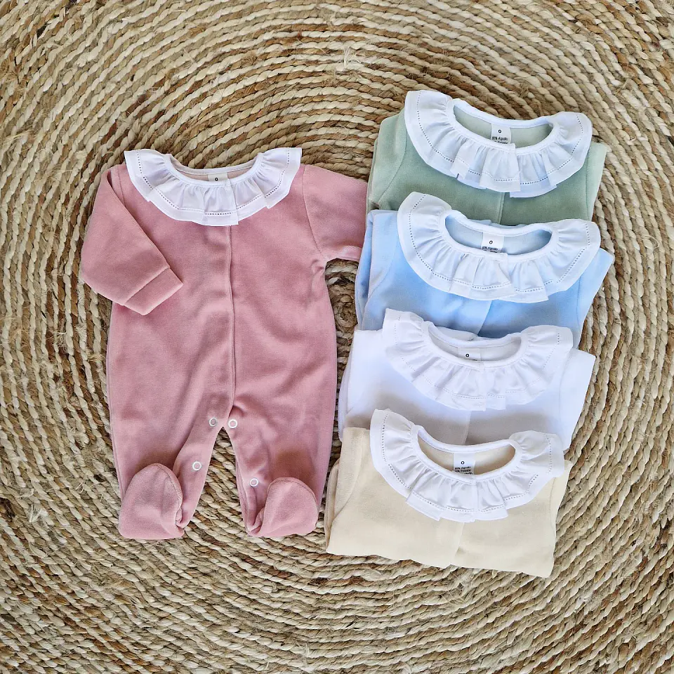 Babygrow simples de veludo 3