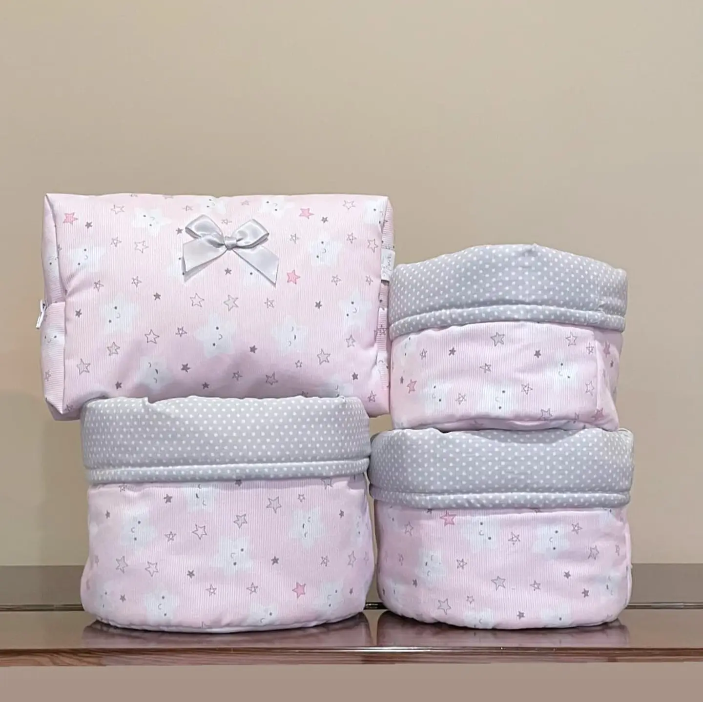 Conjunto de cestos de higiene e necessaire 4