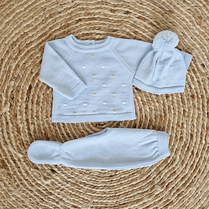 Conjunto de calças, camisola e gorro com bolinhas