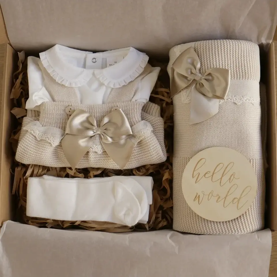 Kit Hello World Bege com laço  1
