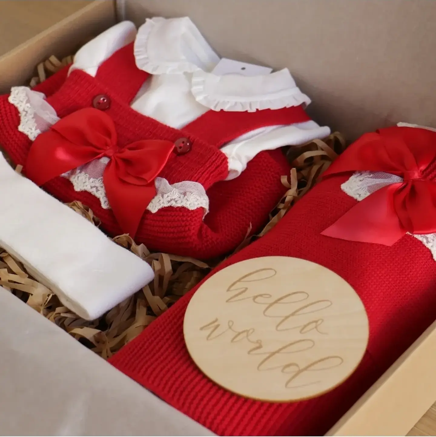 Kit Hello World Vermelho com laço 1