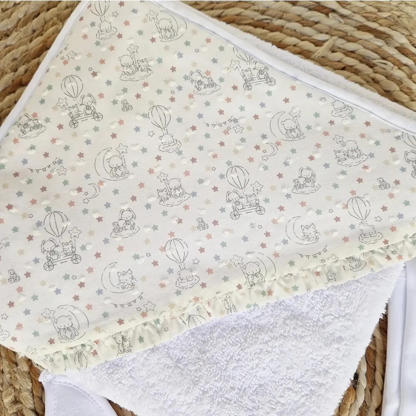 Conjunto de toalha, fralda e babete 6