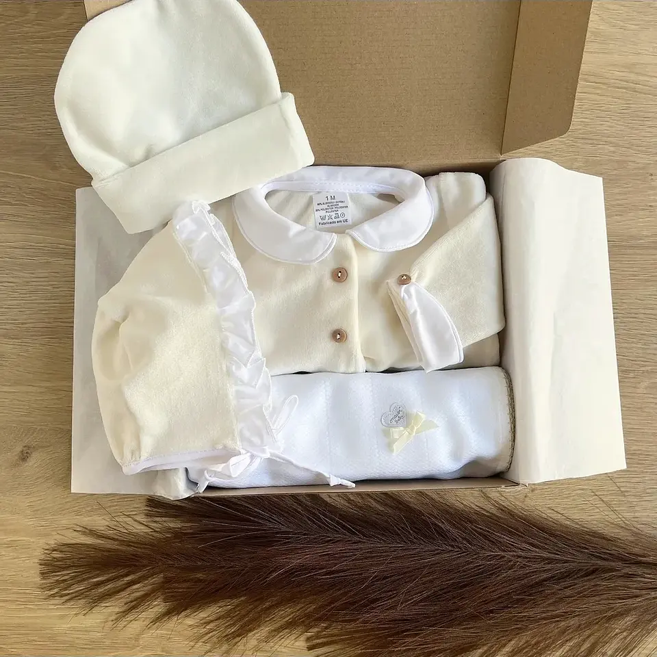 Babygrow de veludo com punho 12
