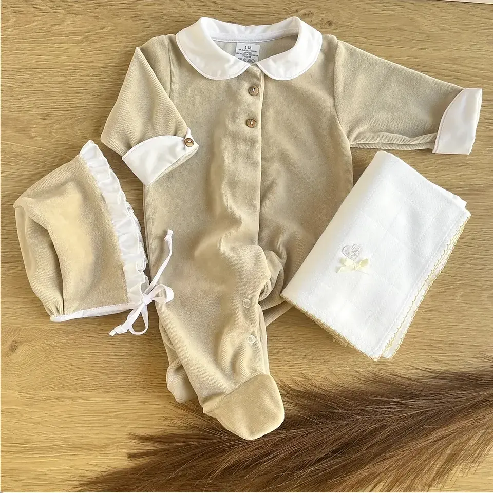 Babygrow de veludo com punho 16