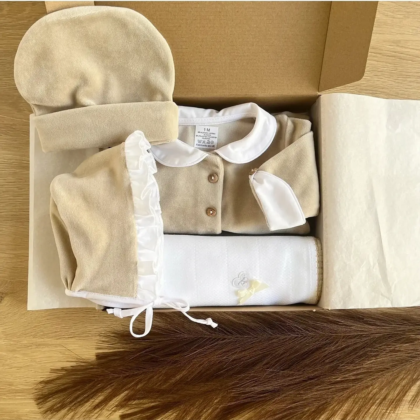 Babygrow de veludo com punho 15