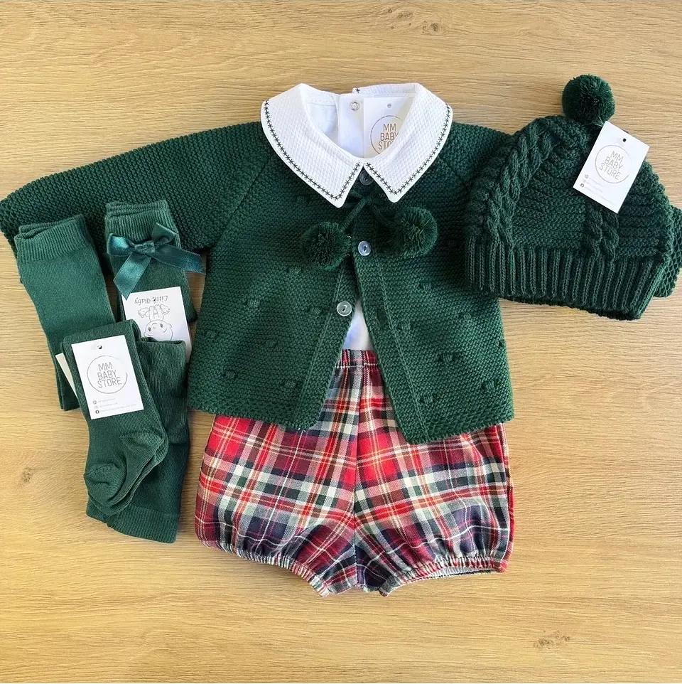 Conjunto de calções e casaquinho 6