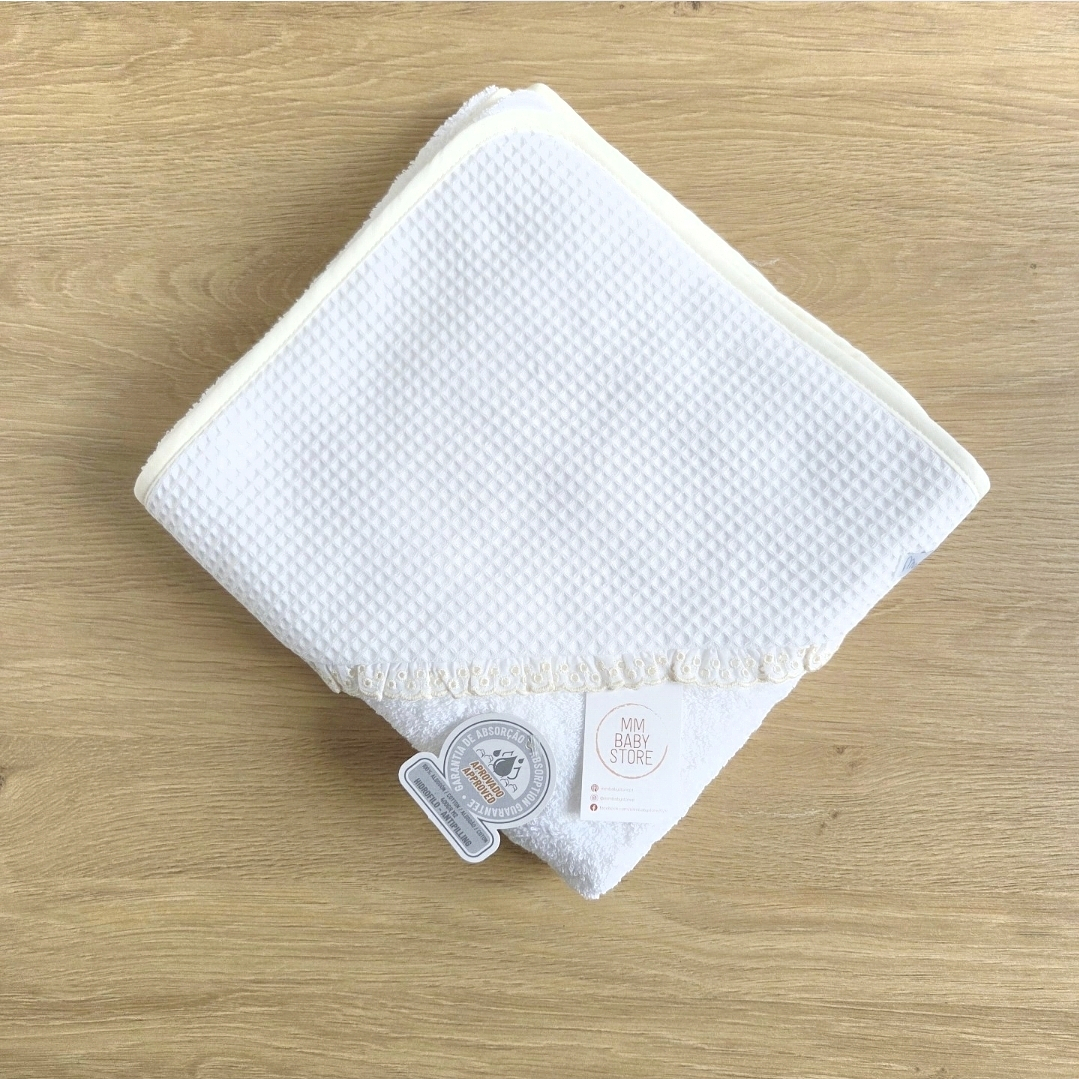 Toalha de banho com bordado inglês 1