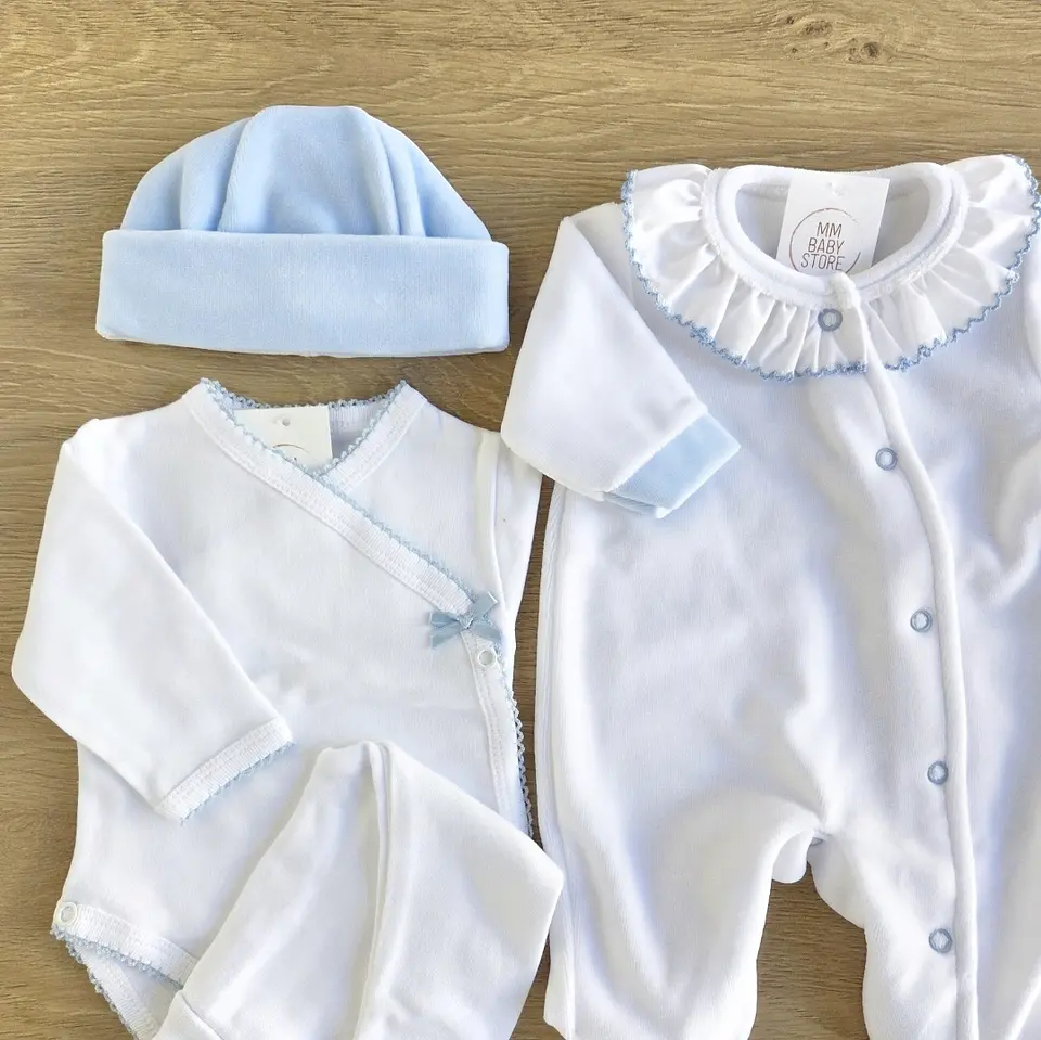 Babygrow em veludo com golinha 11