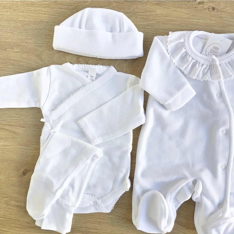Babygrow em veludo com golinha 16