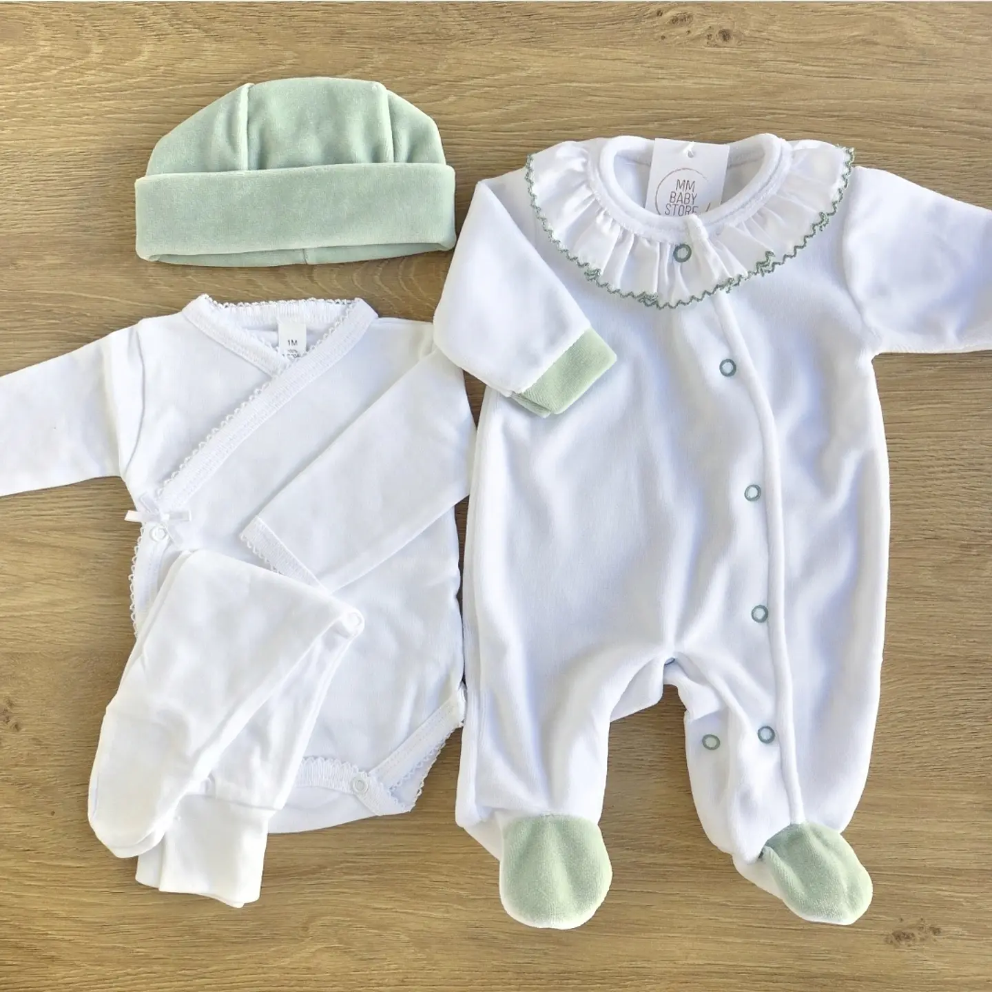 Babygrow em veludo com golinha 7