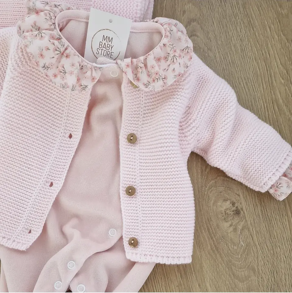 Babygrow com folhos 2