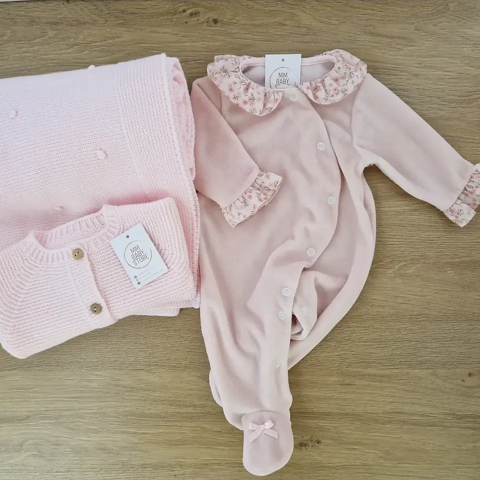 Babygrow com folhos 4
