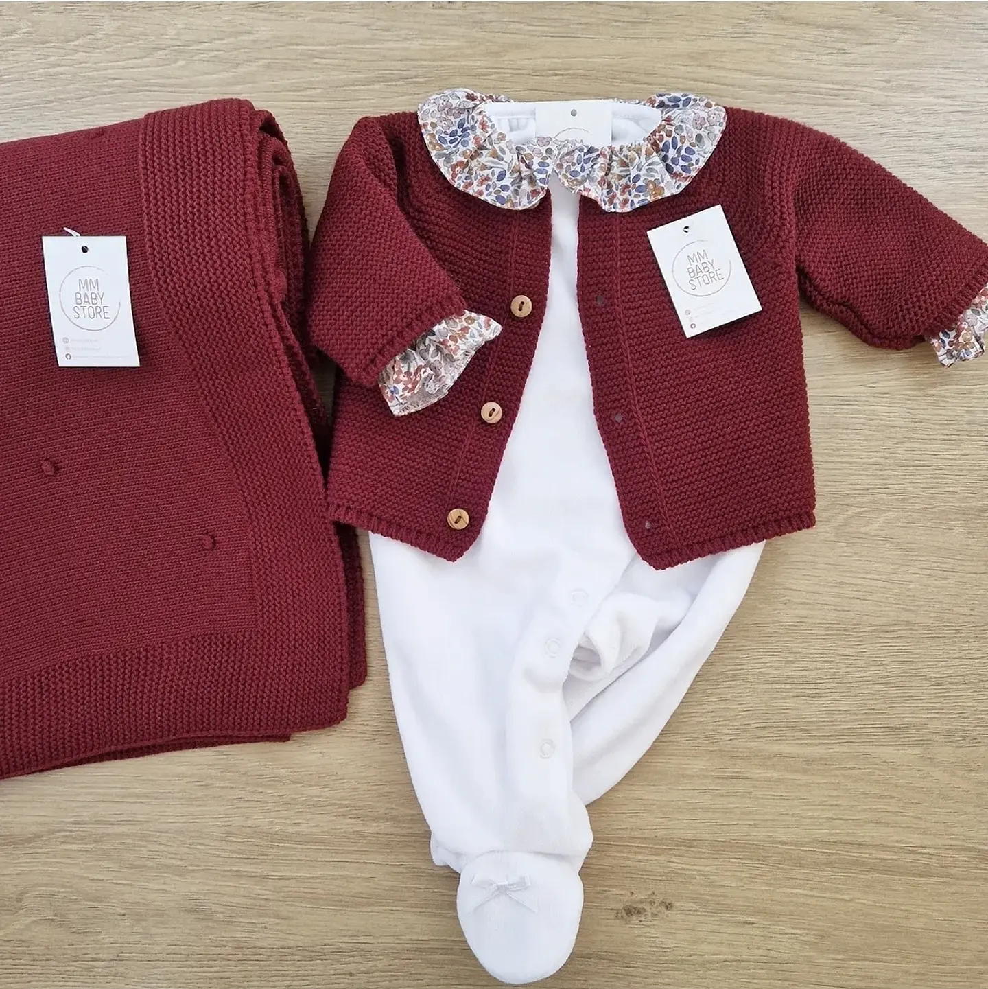 Babygrow com folhos 8