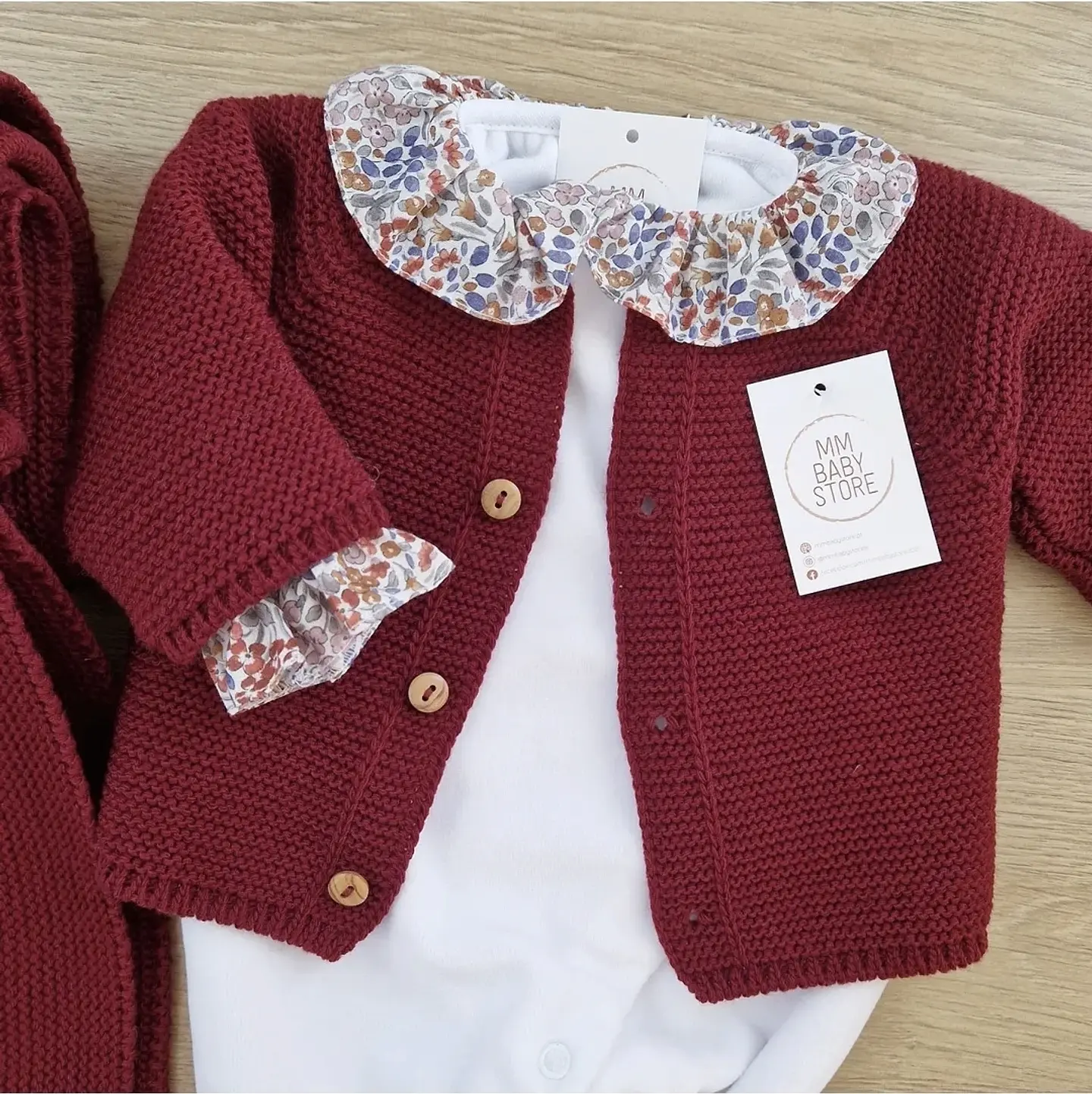 Babygrow com folhos 9