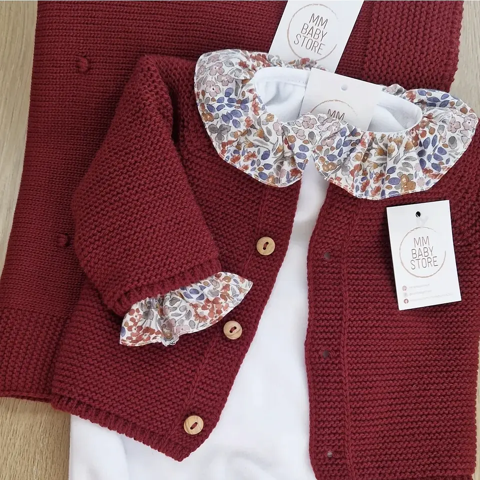 Babygrow com folhos 12