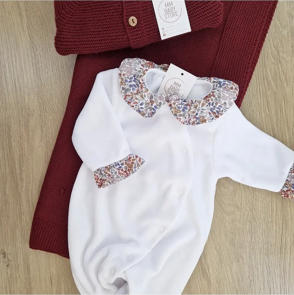 Babygrow com folhos 14