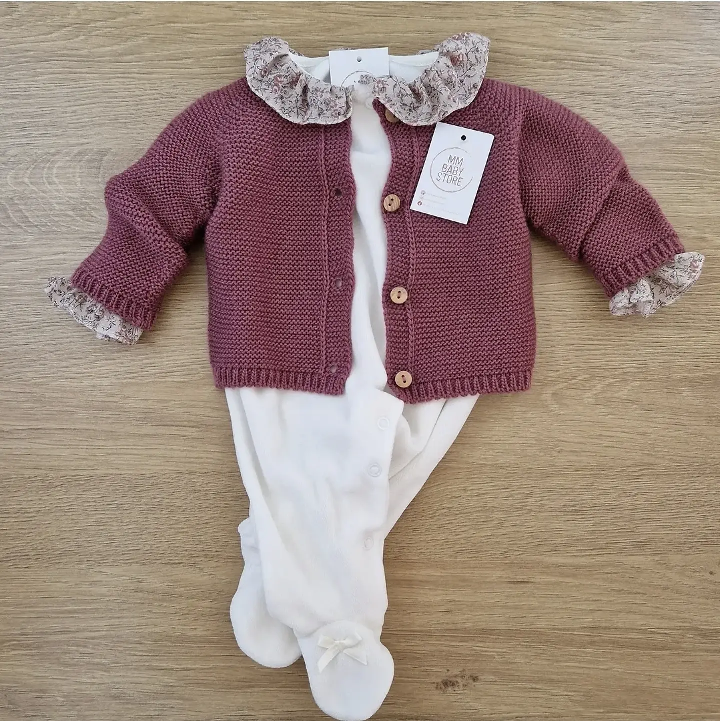 Babygrow com folhos 15