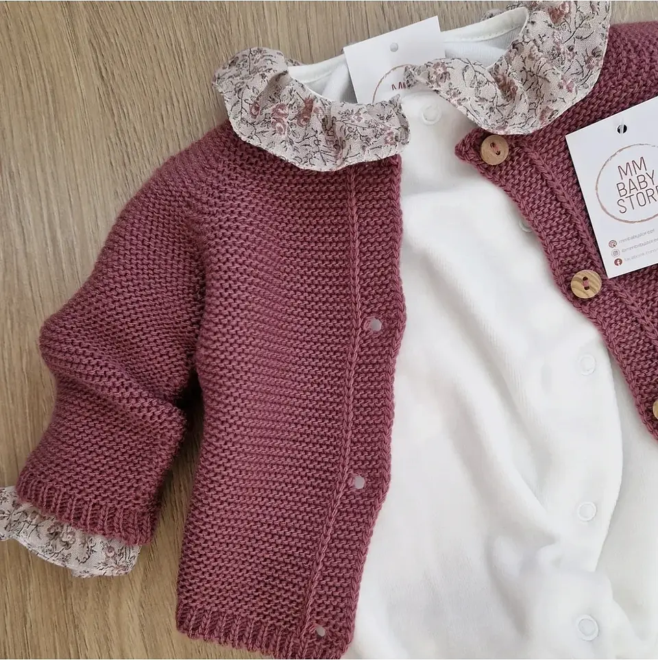 Babygrow com folhos 16