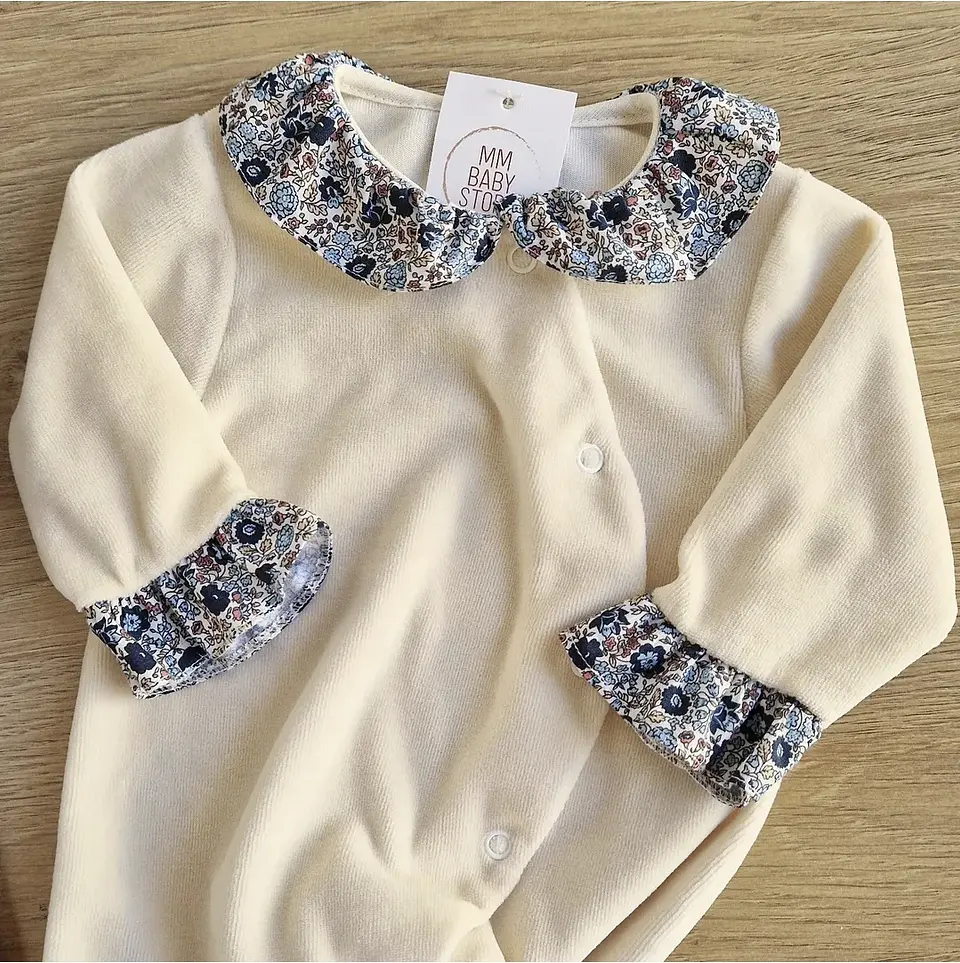 Babygrow com folhos 19