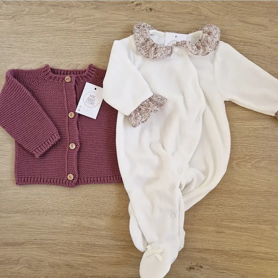 Babygrow com folhos 18